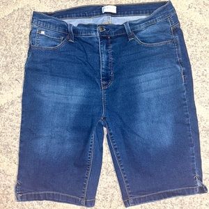 Bermuda Shorts size 16